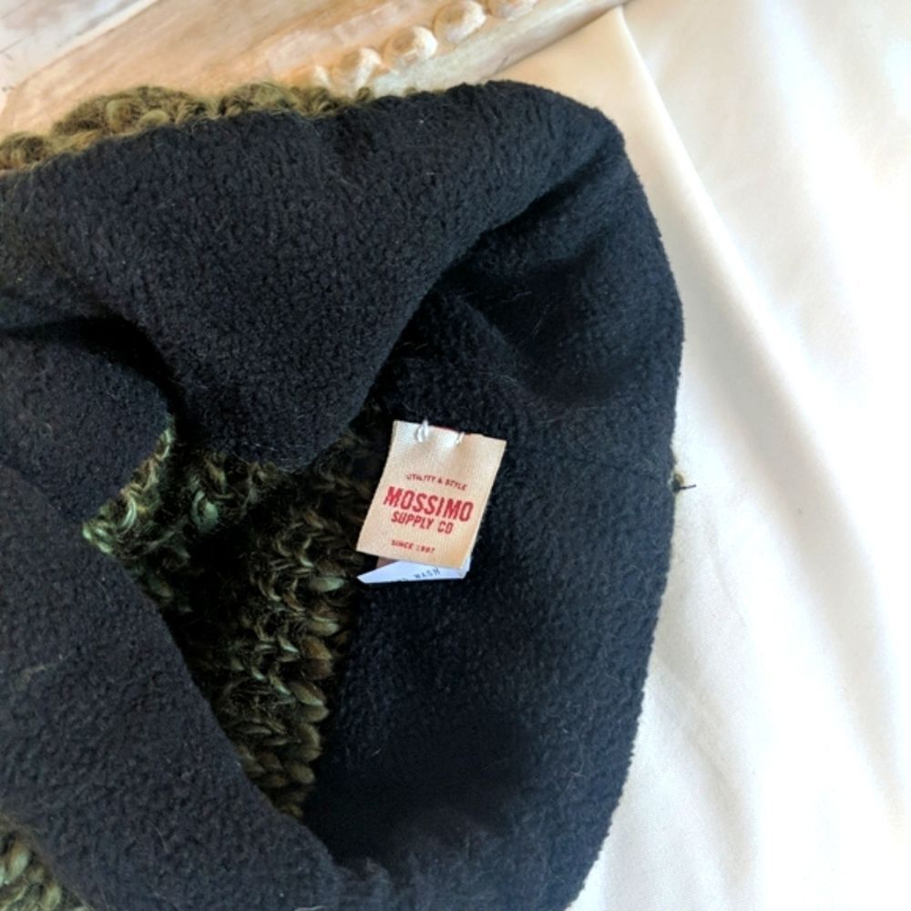 Mossimo Hat and Mitten Set - Picture 8 of 8